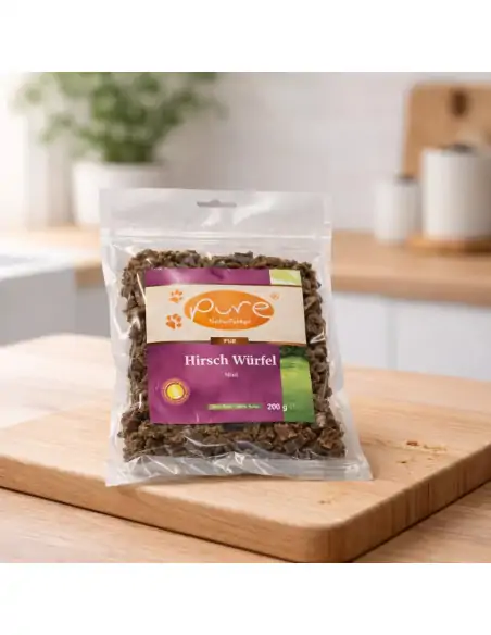Getrocknete Hirsch Würfel Mini von PURE Naturfutter als gesunder Trainingssnack für Hunde