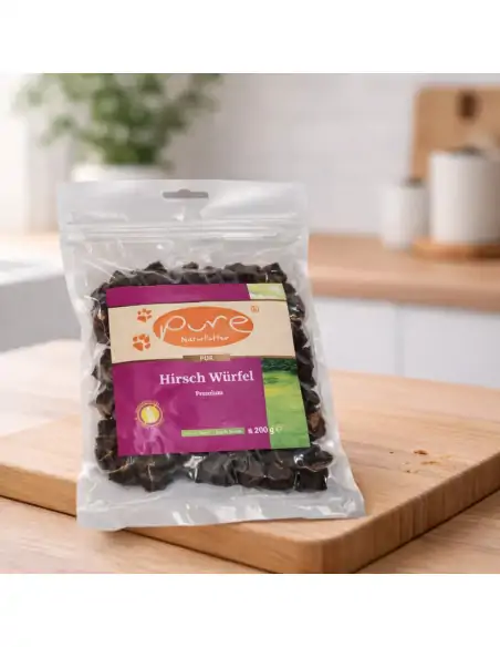 Getrocknete Hirsch Würfel Premium von PURE Naturfutter als gesunder Trainingssnack für Hunde