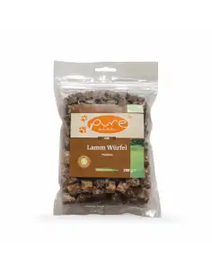 Verpackte Lamm Würfel Premium von PURE Naturfutter, hochwertiger Hundesnack ohne künstliche Zusätze