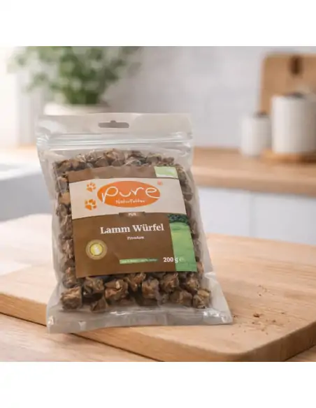 Getrocknete Lamm Würfel Premium von PURE Naturfutter als gesunder Trainingssnack für Hunde
